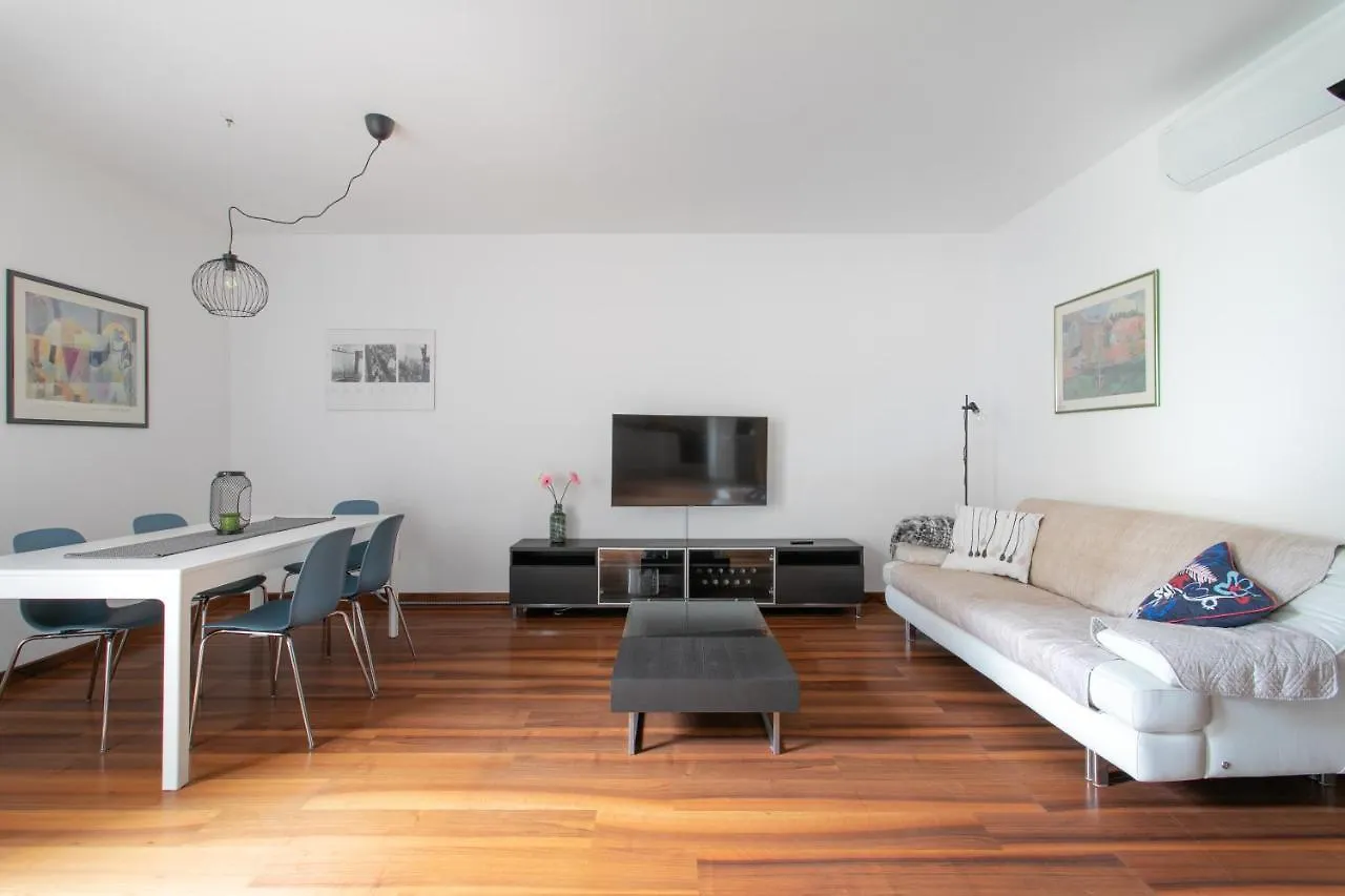Casa Anna - 2 Bedrooms Apartment بادوفا